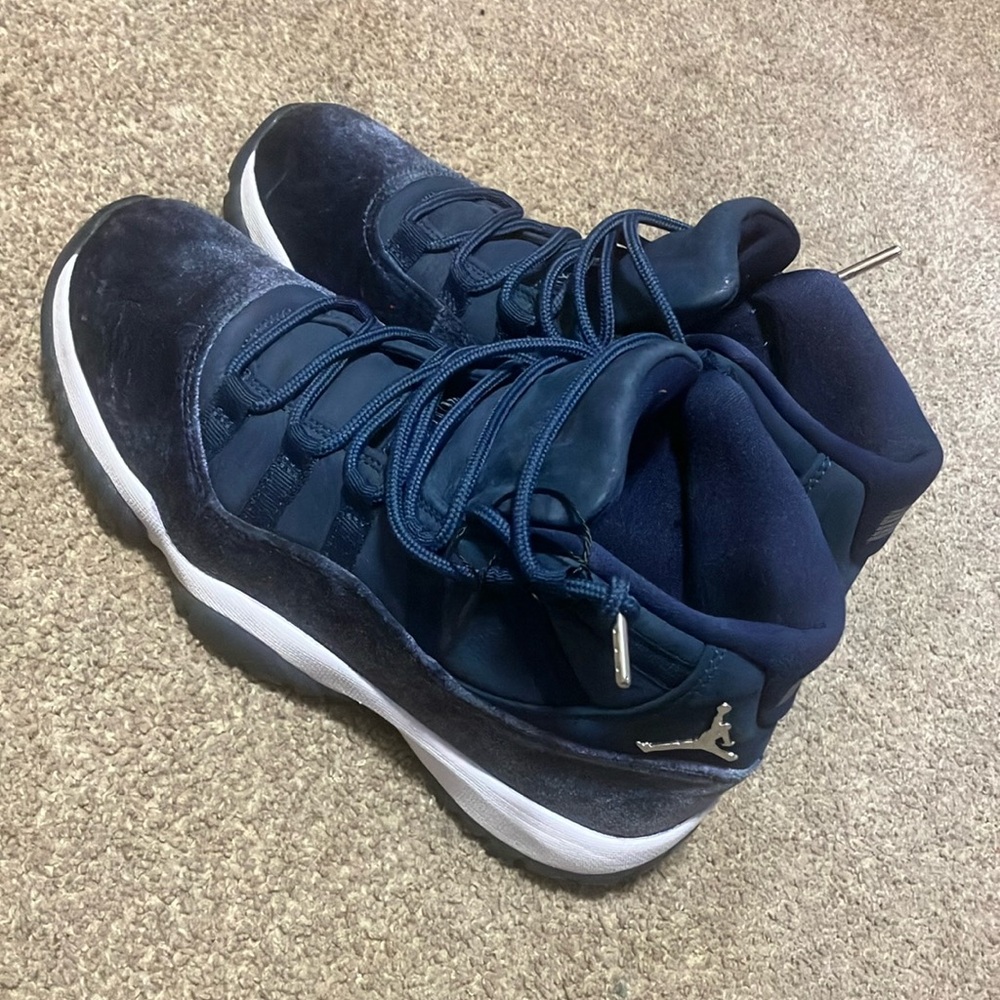 Jordan Navy Blue Sneakers